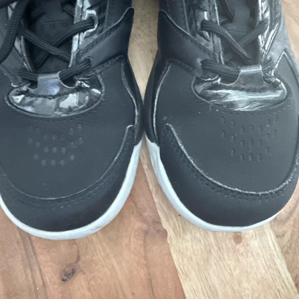 Shaq Motivate Kids Basketball Shoes Black High Top Sneakers AQ95002Y BB Size 5Y